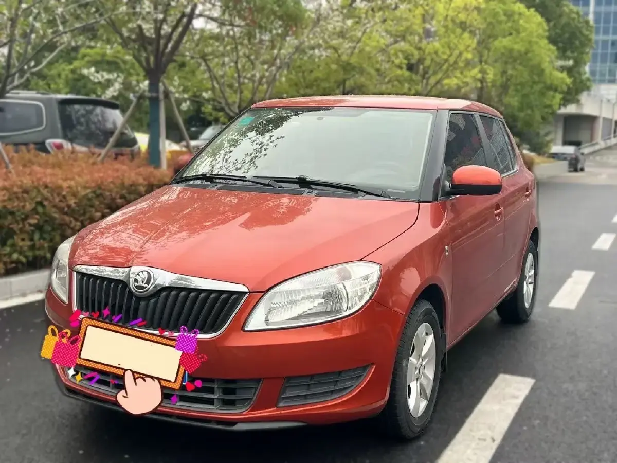 2014 Skoda Fabia 1.4L 86HP L4 5MT