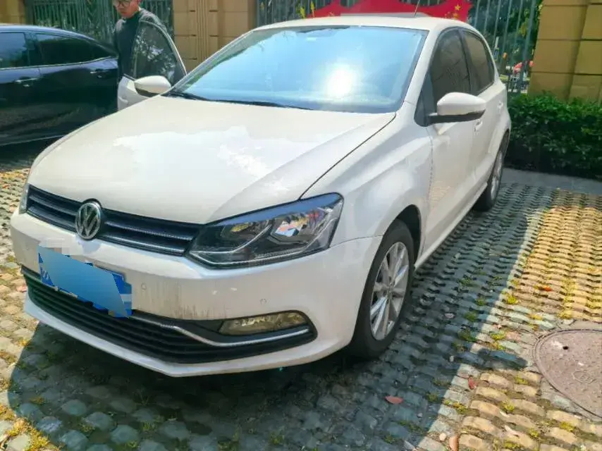 2016 Volkswagen Polo 1.6L 110HP L4 6AT