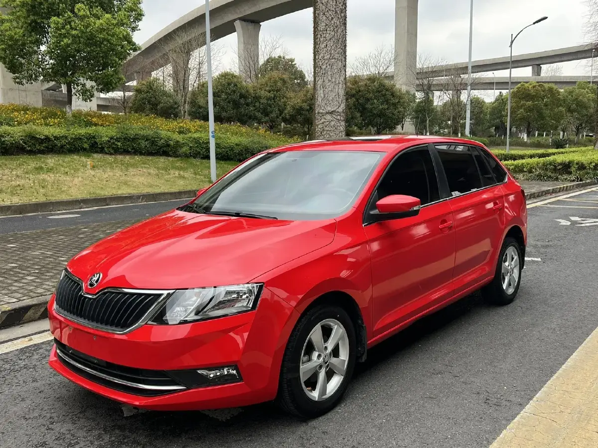 2018 Skoda Rapid Spaceback 1.6L 110HP L4 6AT
