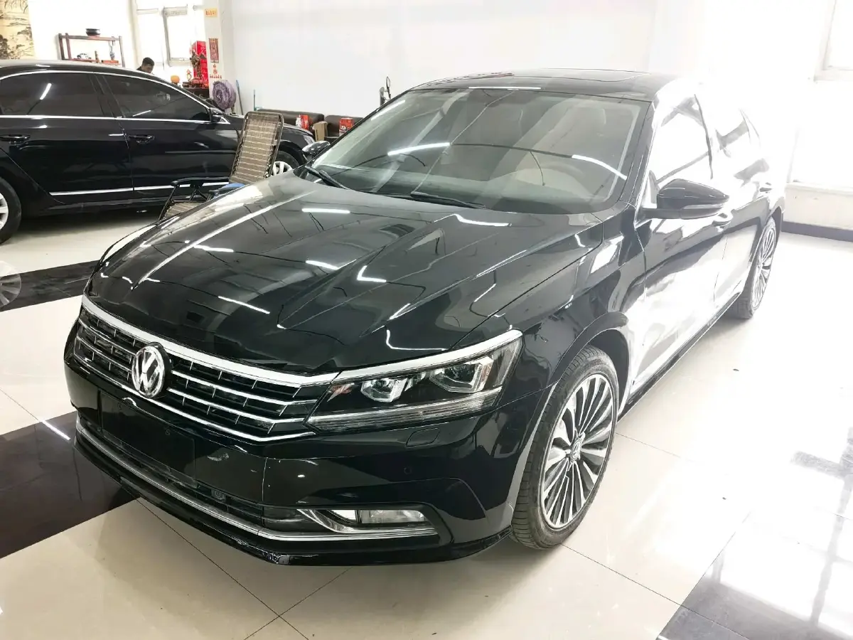 2017 Volkswagen Passat 1.8T 180HP L4 7DCT