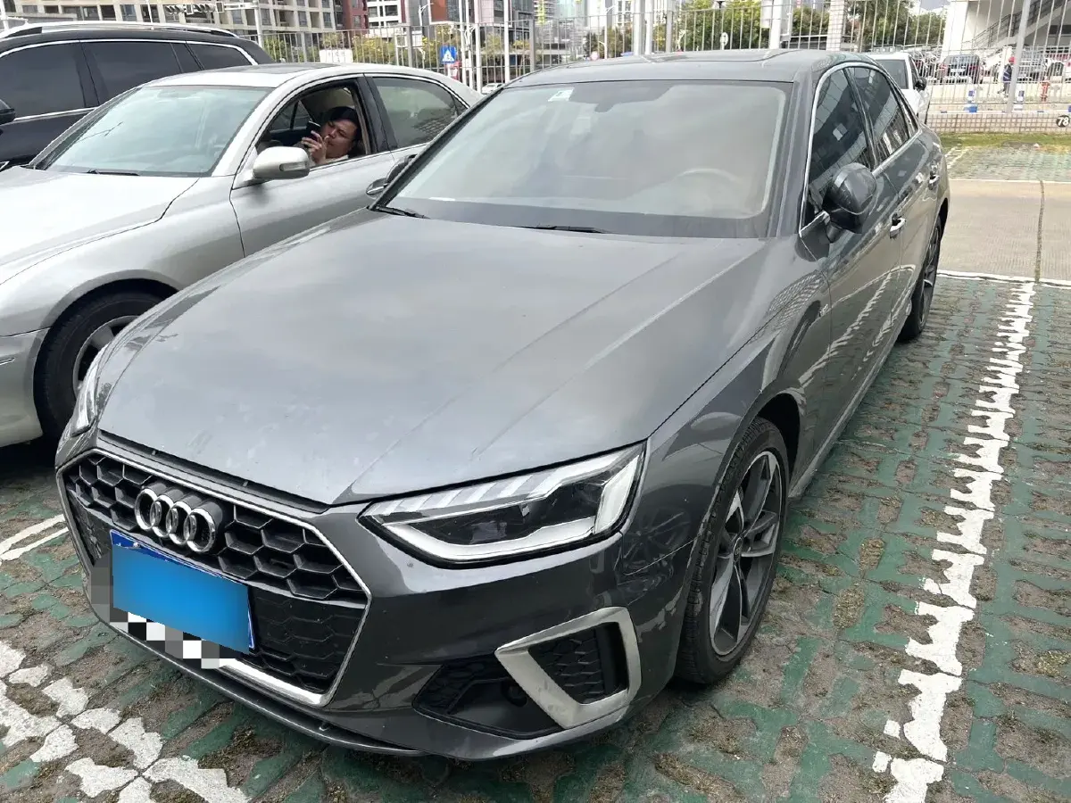 2022 Audi A4L 2.0T 190HP L4 7DCT