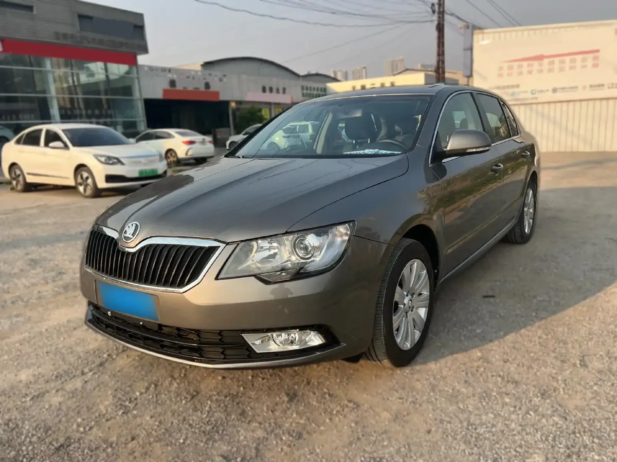 2013 Skoda Superb 1.4T 131HP L4 7DCT