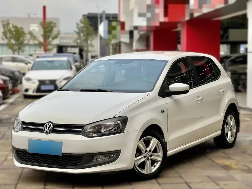 2011 Volkswagen Polo 1.4L 86HP L4 6AT