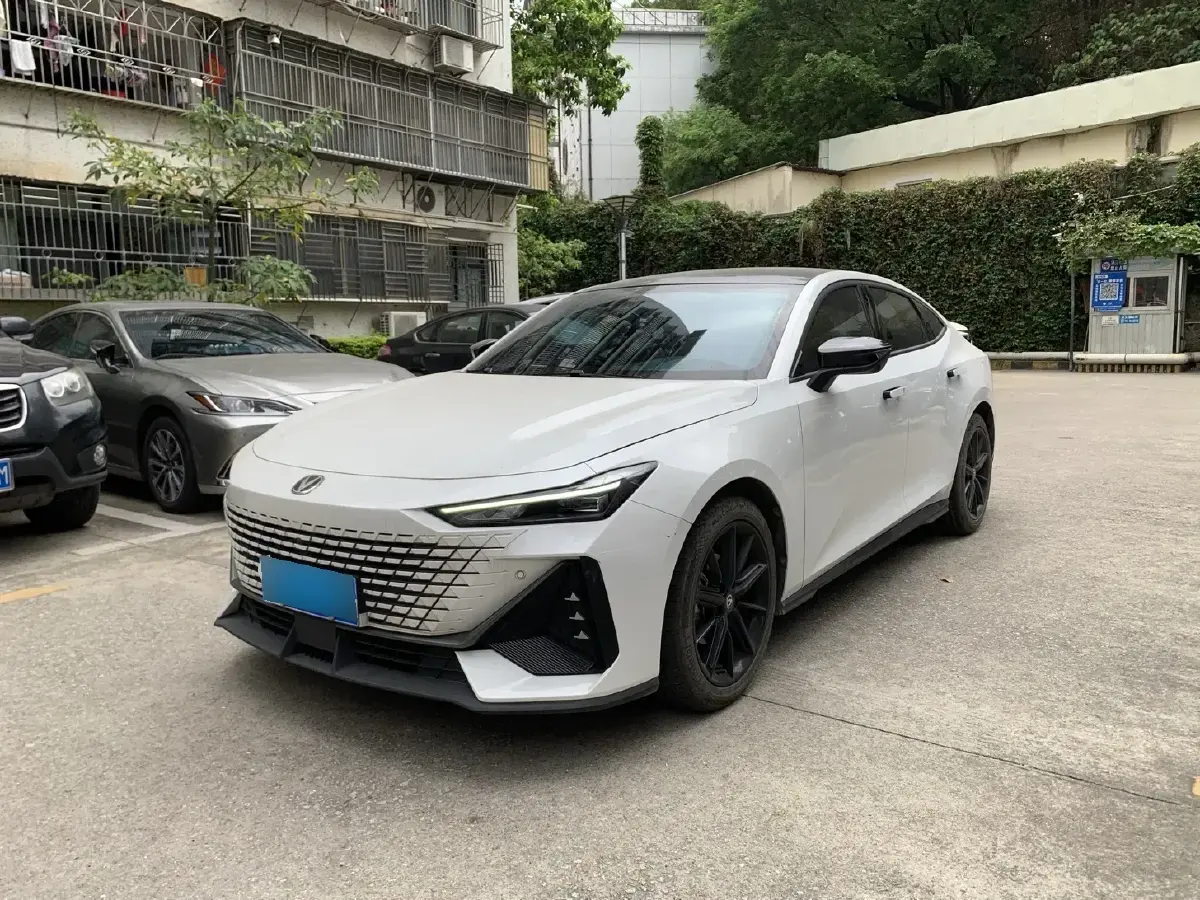 2022 ChangAn UNI-V 1.5T 188HP L4 7DCT