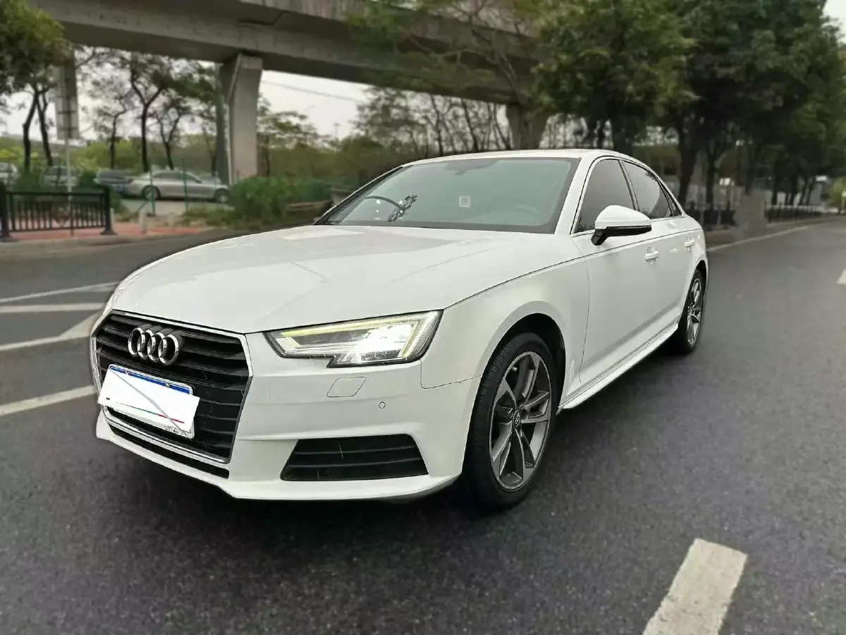 2017 Audi A4L 2.0T 190HP L4 7DCT