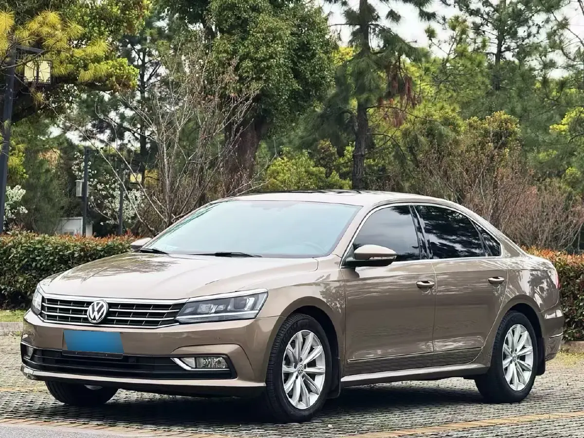 2017 Volkswagen Passat 1.8T 180HP L4 7DCT