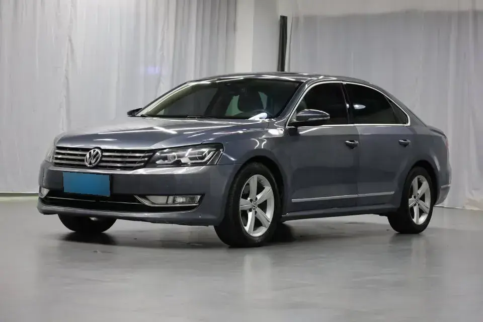 2011 Volkswagen Passat 2.0T 200HP L4 6DCT