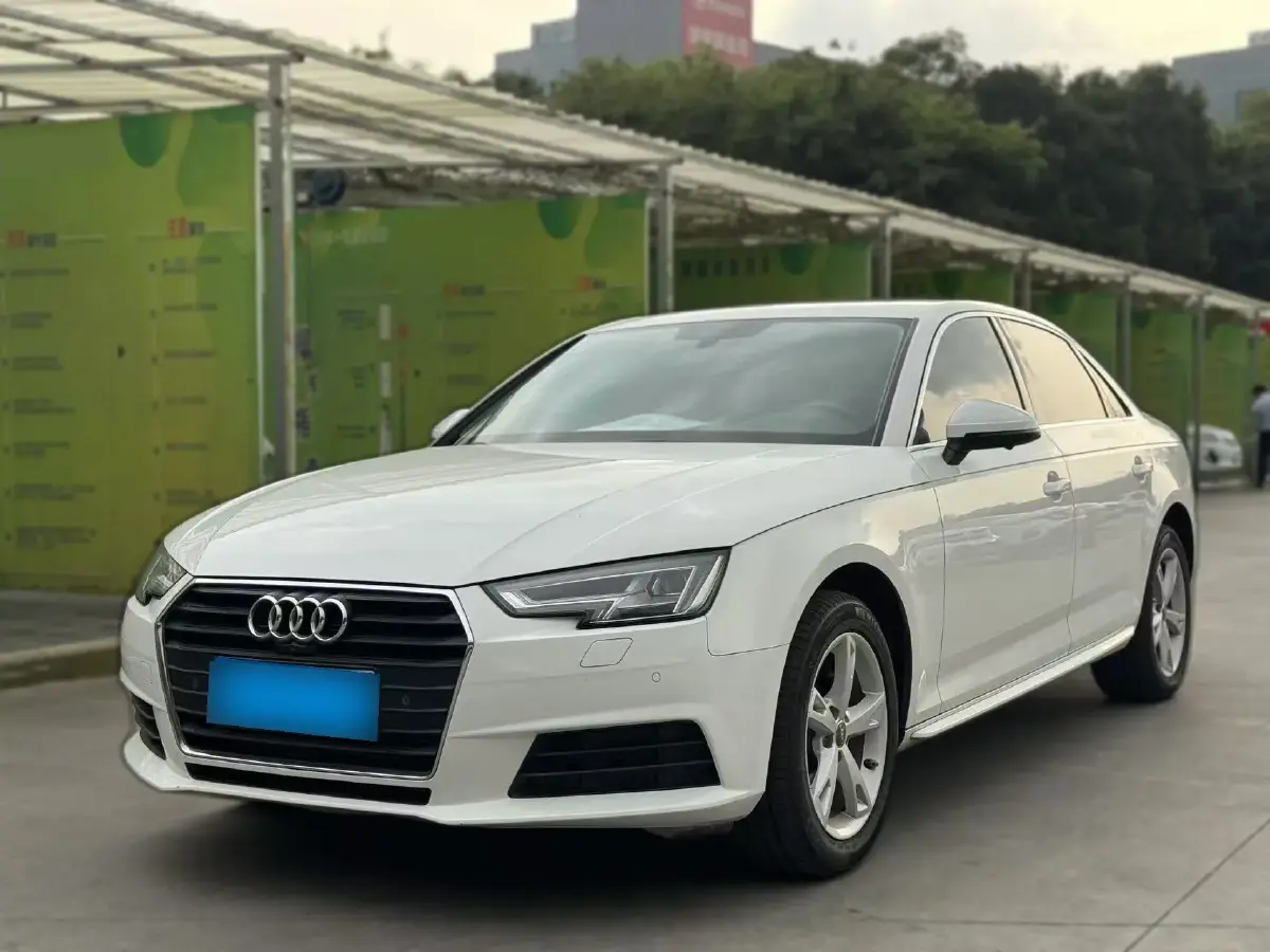 2017 Audi A4L 2.0T 190HP L4 7DCT