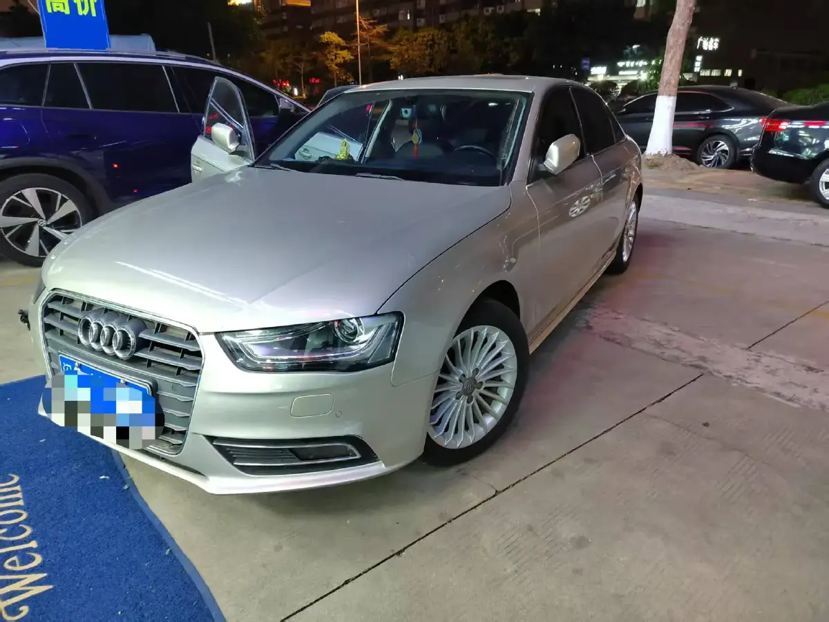 2010 Audi Q5 2.0T 211HP L4 7DCT