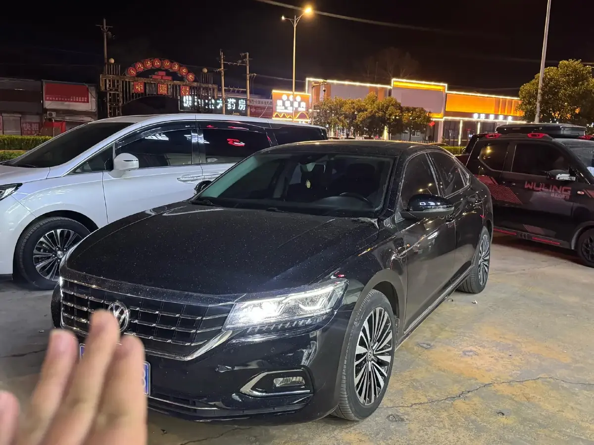 2019 Volkswagen Passat 2.0T 186HP L4 7DCT