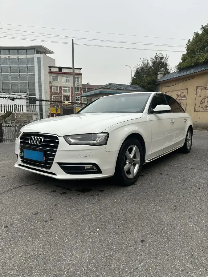 2010 Audi Q5 2.0T 211HP L4 7DCT