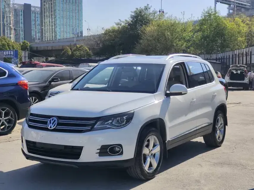 2012 Volkswagen Tiguan 1.8T 160HP L4 6AT