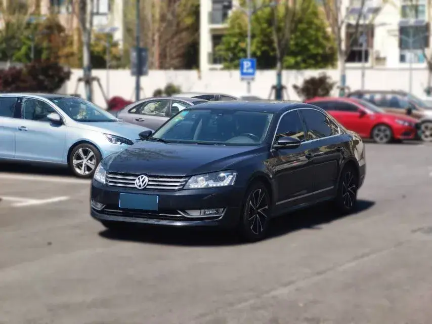 2015 Volkswagen Passat 2.0T 200HP L4 6DCT
