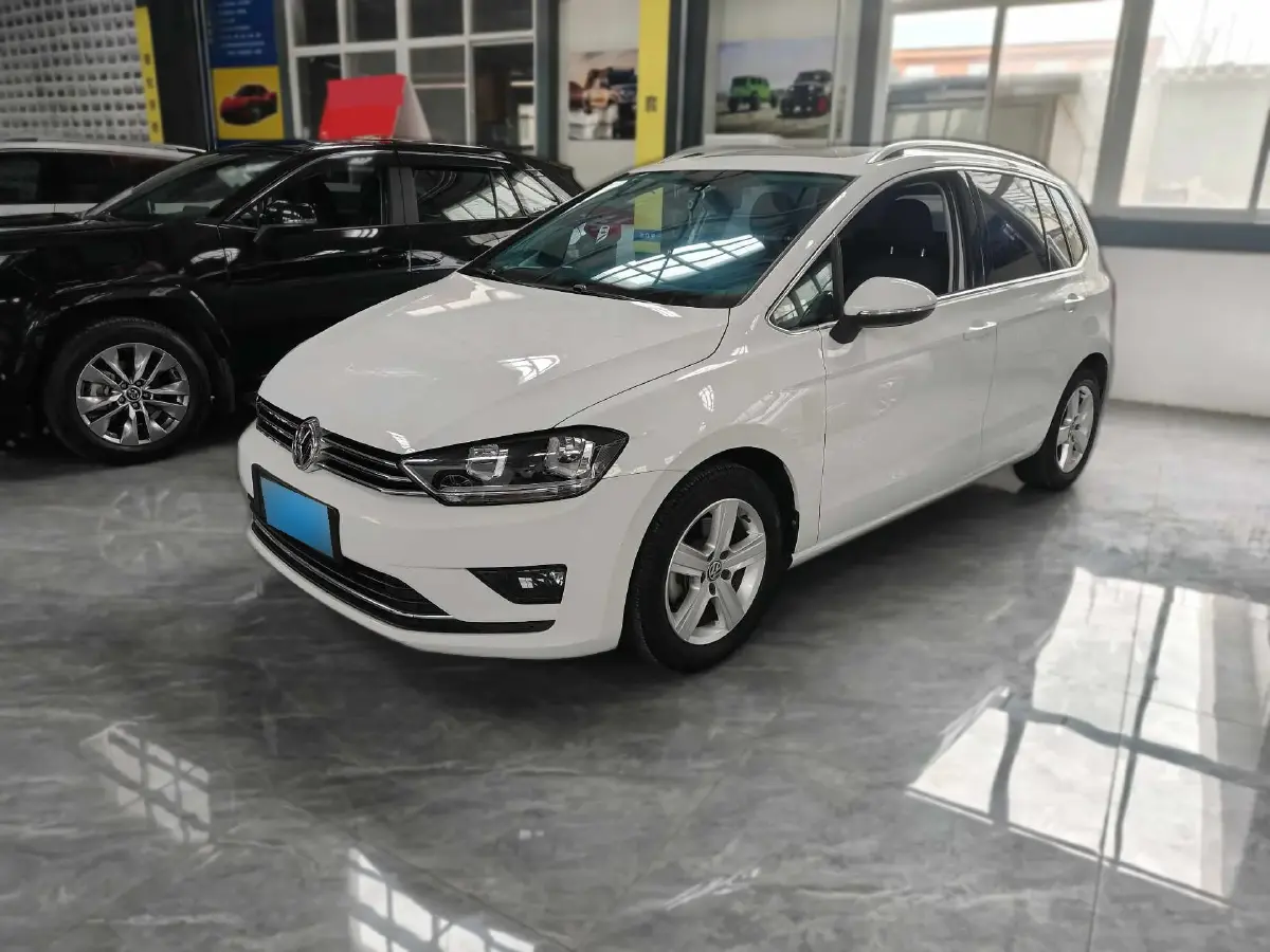 2016 Volkswagen Golf Sportsvan 1.6L 110HP L4 6AT 2016 Volkswagen Golf Sportsvan 1.6L 110HP L4 6AT