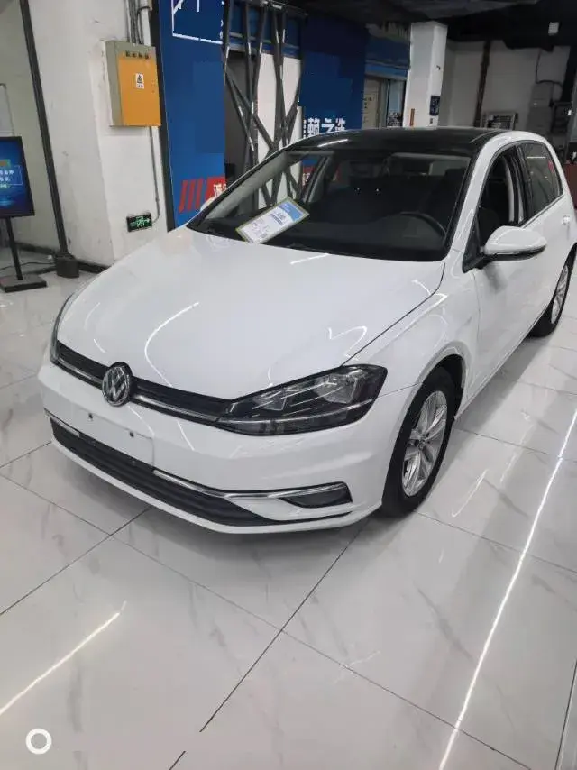 2010 Volkswagen Golf 1.6L 105HP L4 5MT