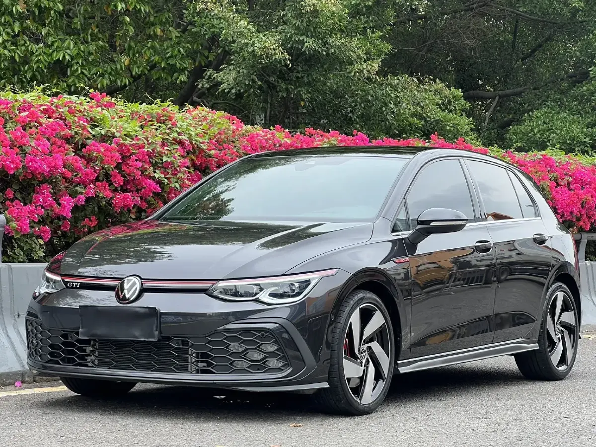 2025 Volkswagen GolfGTI 2.0T 220HP L4 7DCT