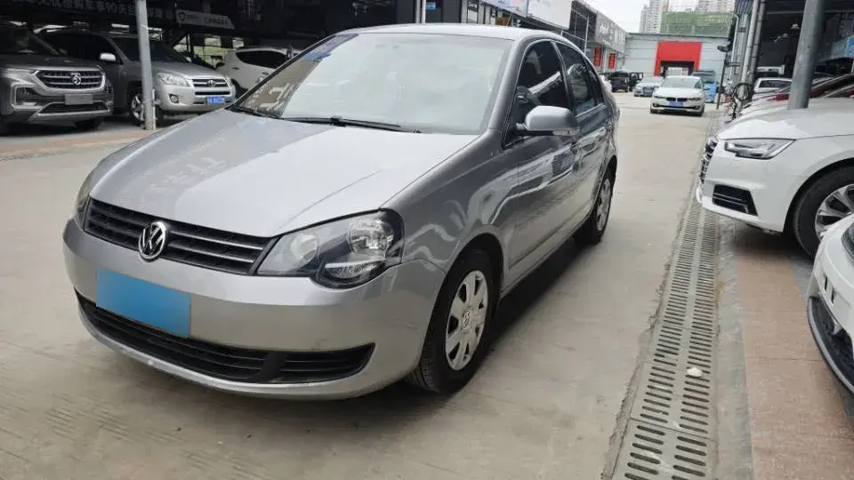 2011 Volkswagen Polo 1.4L 86HP L4 5MT