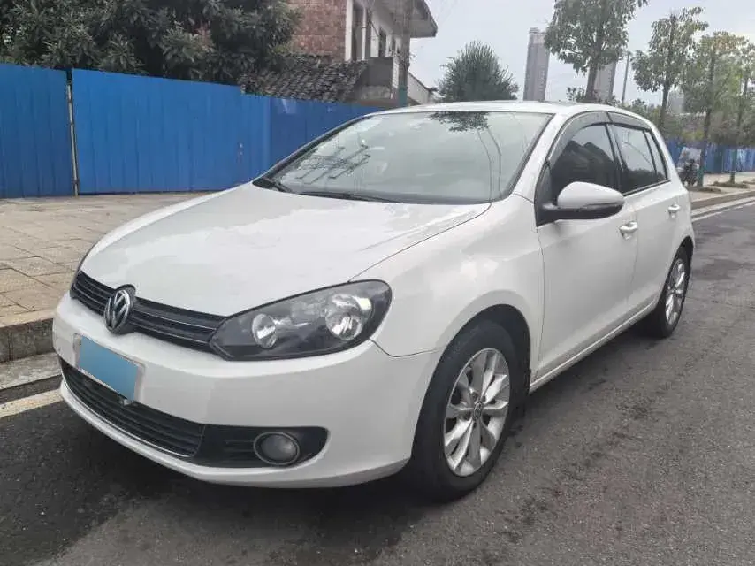2012 Volkswagen Golf 1.6L 105HP L4 6AT