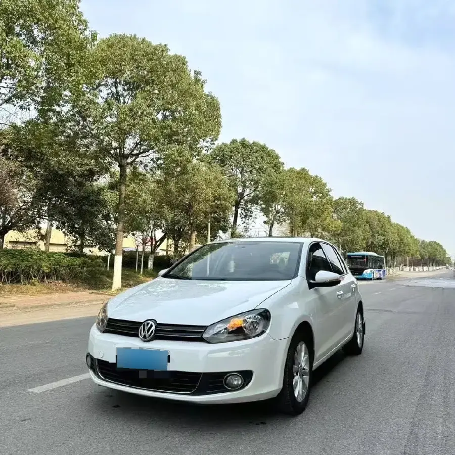 2012 Volkswagen Golf 1.6L 105HP L4 6AT