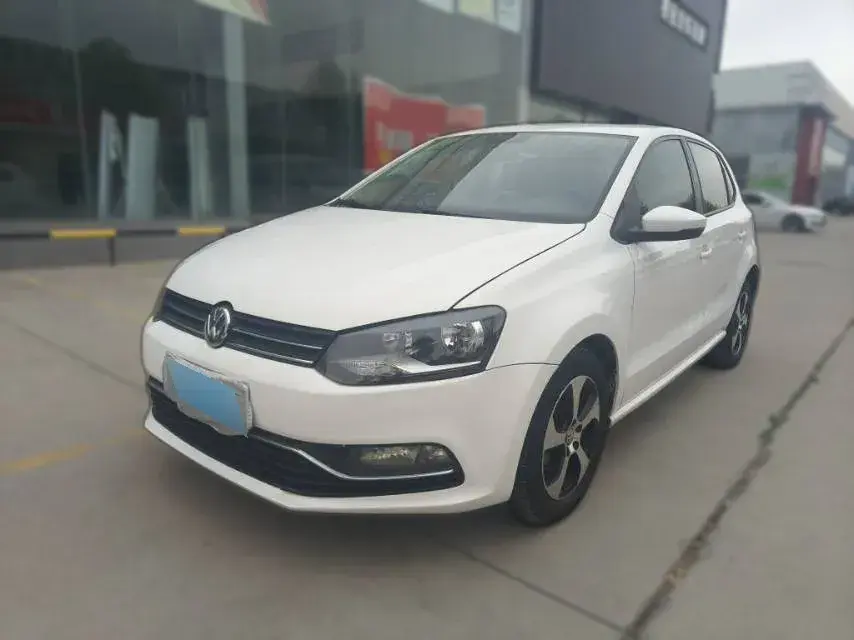 2016 Volkswagen Polo 1.6L 110HP L4 5MT