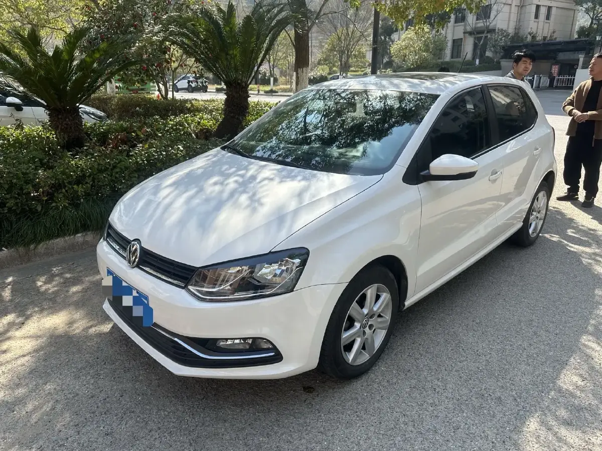 2016 Volkswagen Polo 1.6L 110HP L4 5MT