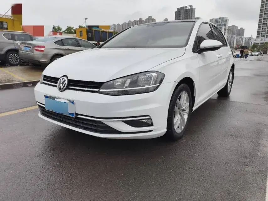 2010 Volkswagen Golf 1.6L 105HP L4 5MT