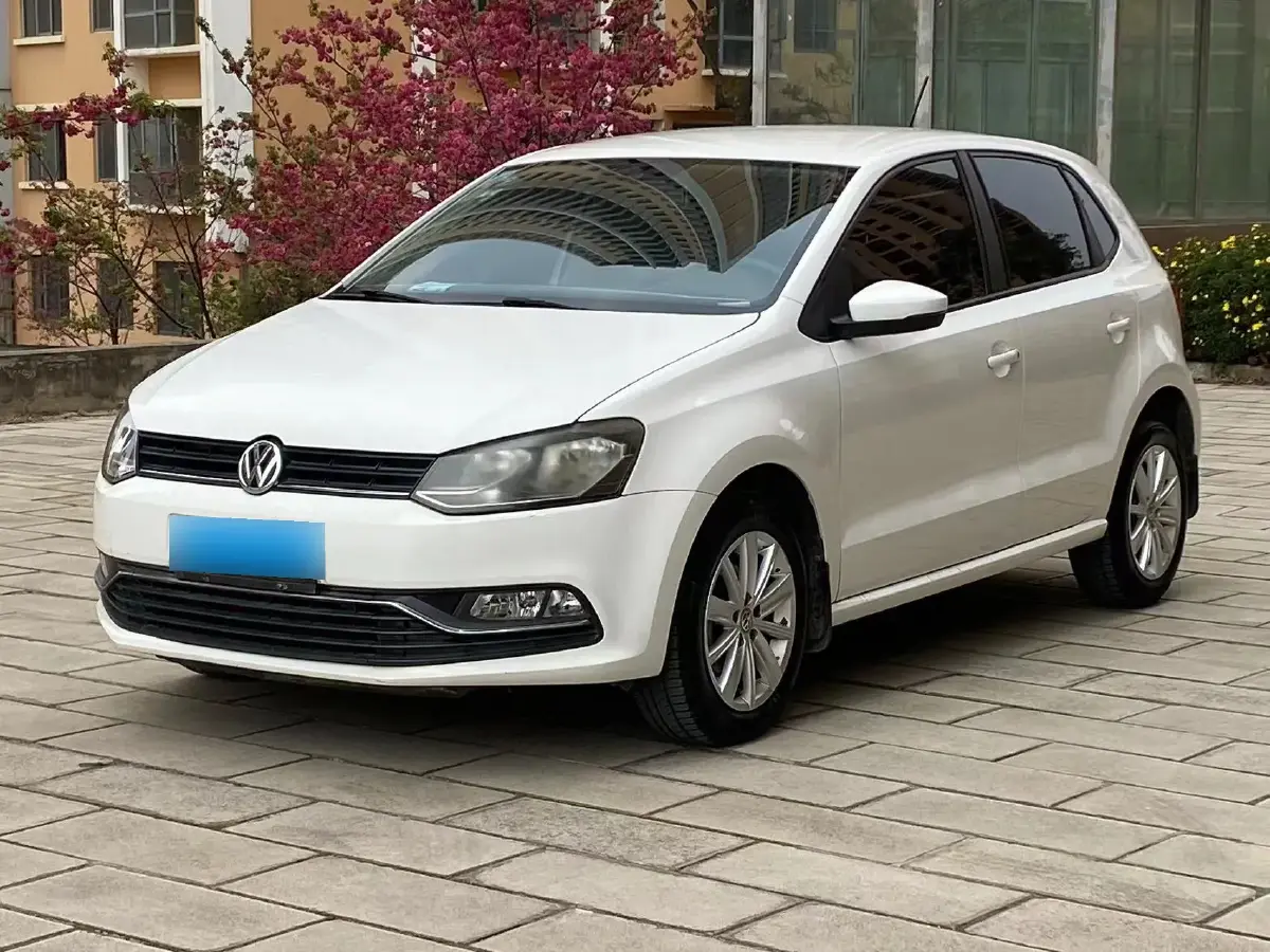 2014 Volkswagen Polo 1.6L 110HP L4 6AT