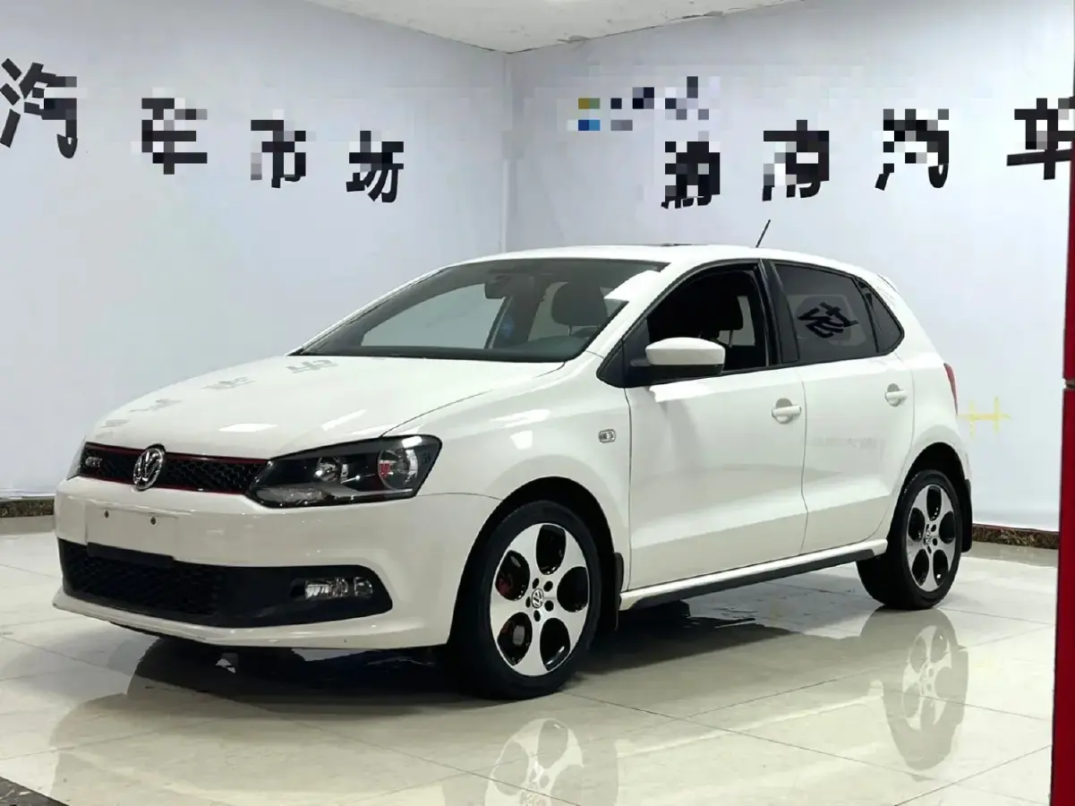2012 Volkswagen Polo 1.4T 131HP L4 7DCT