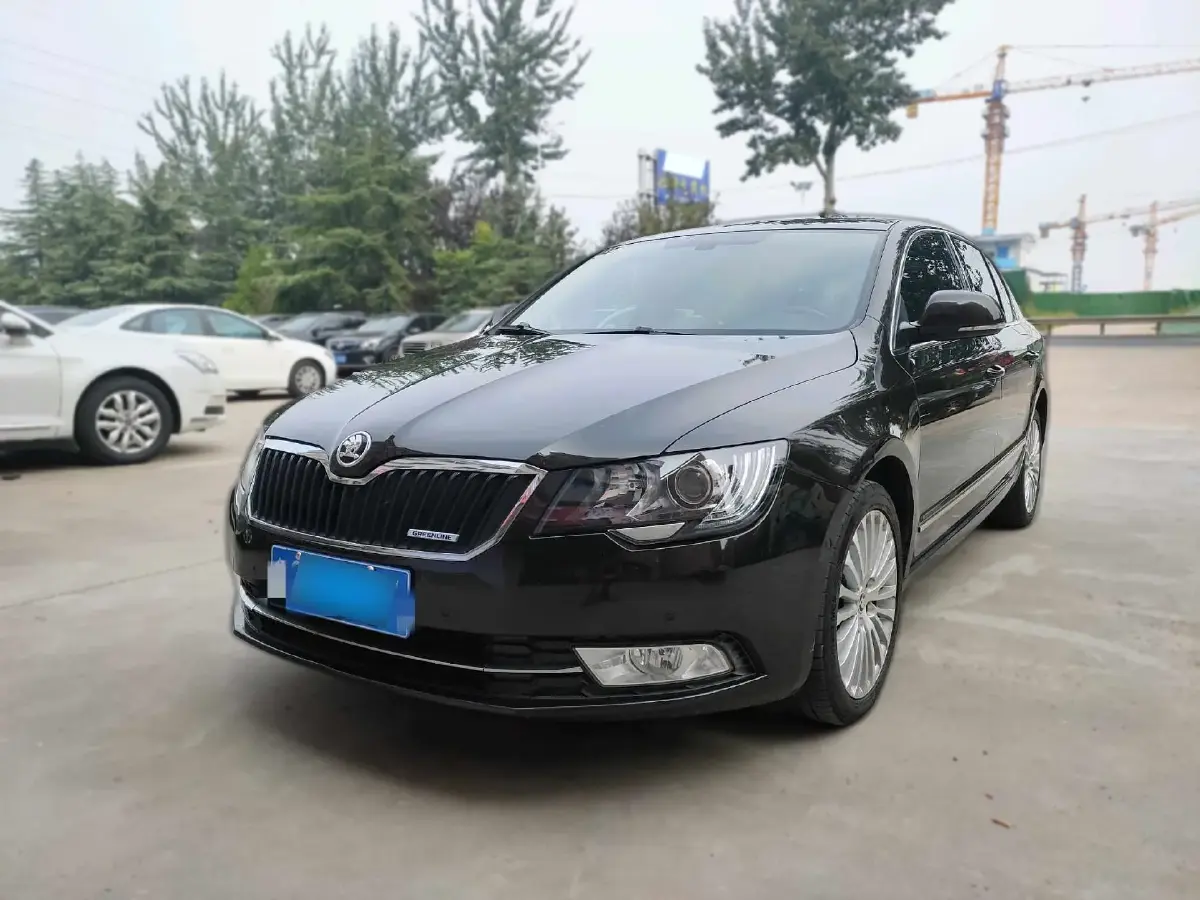 2013 Skoda Superb 2.0T 200HP L4 6DCT