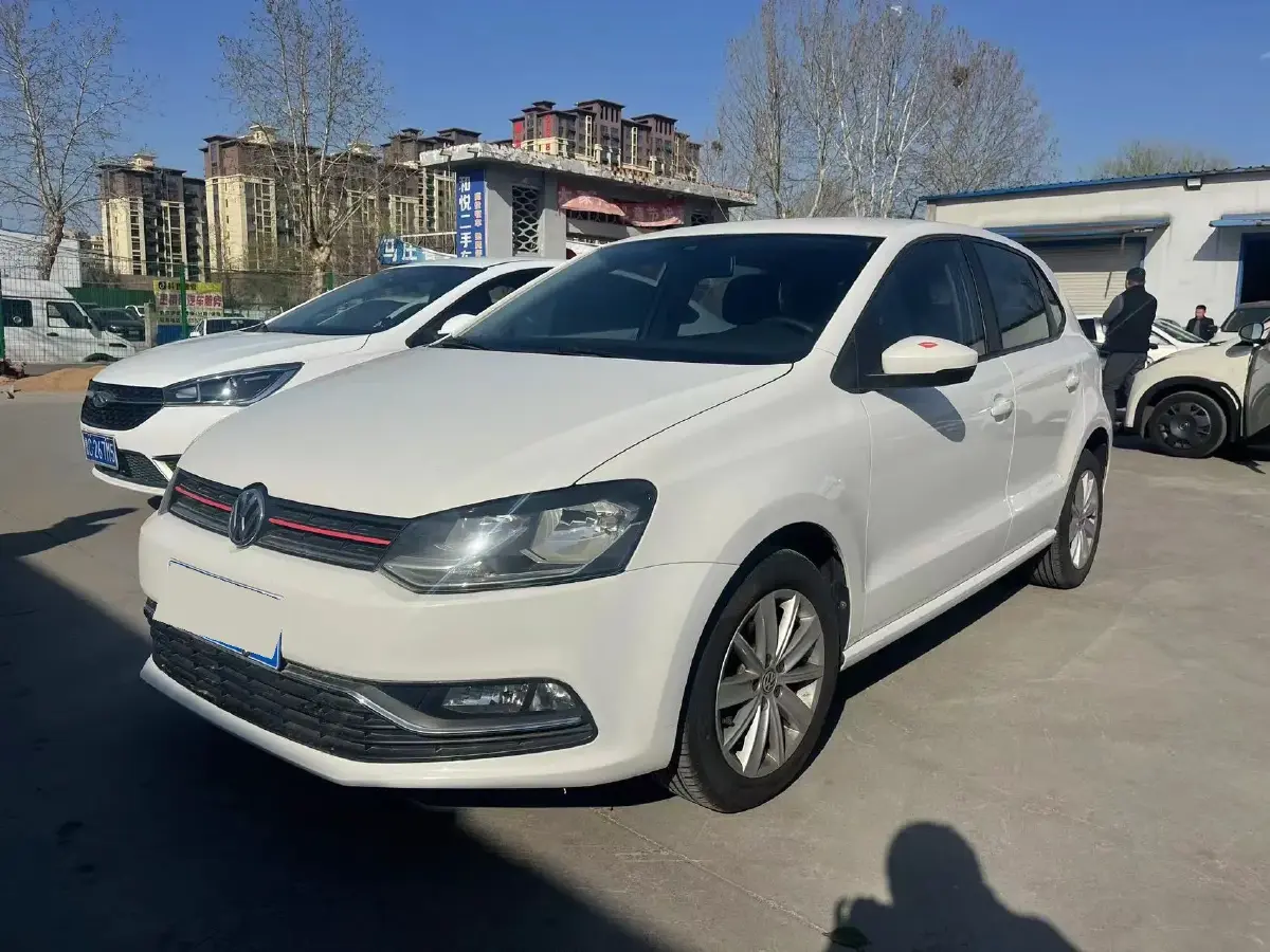 2014 Volkswagen Polo 1.6L 110HP L4 6AT
