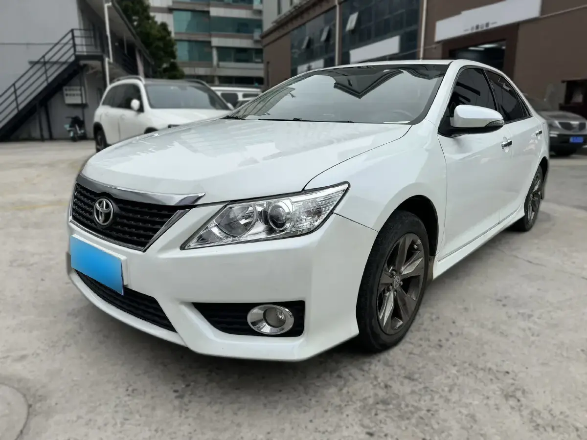 2012 Toyota Camry 2.0L 150HP L4 4AT