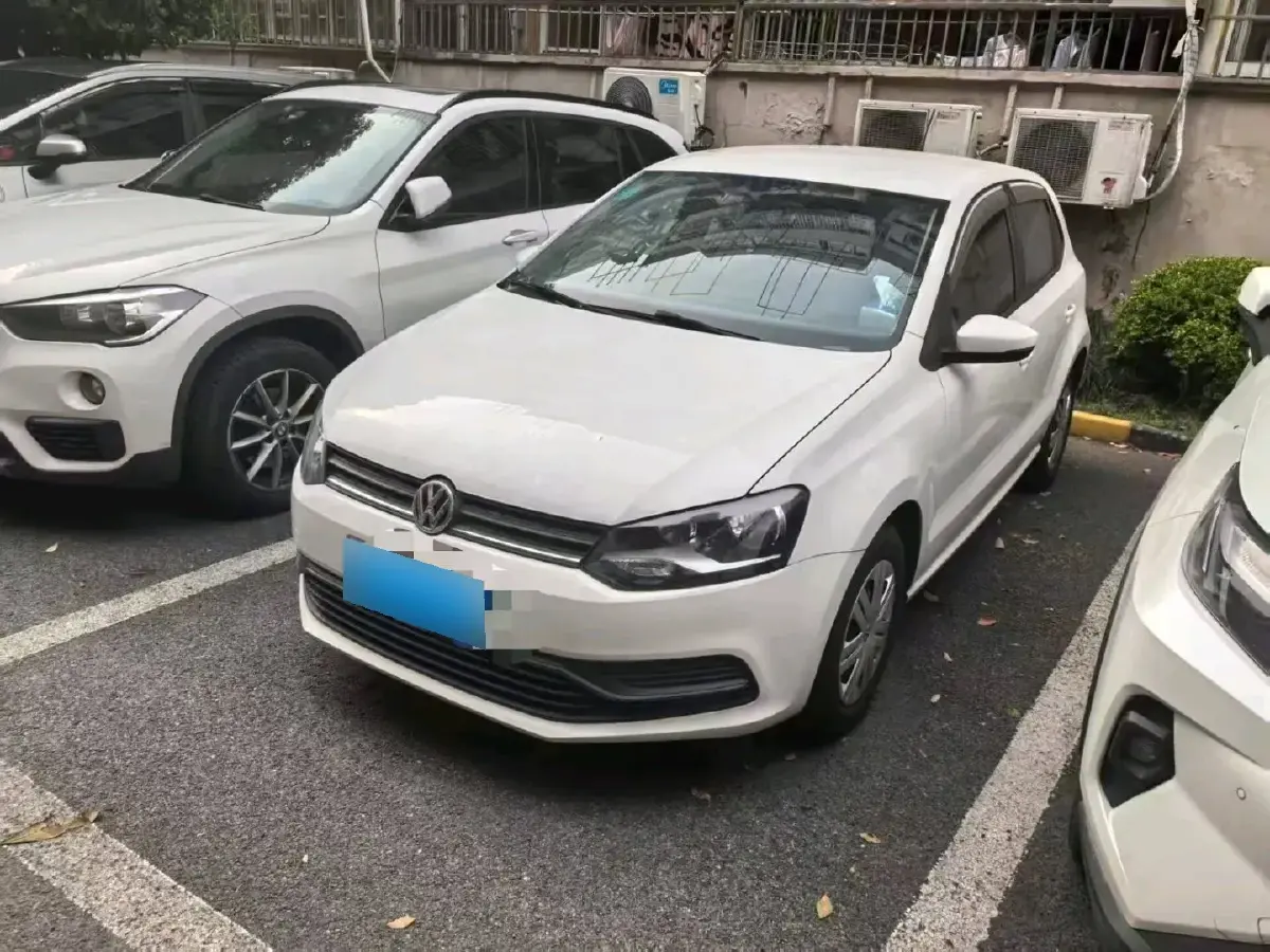 2016 Volkswagen Polo 1.4L 90HP L4 6AT