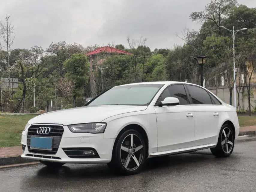 2010 Audi Q5 2.0T 211HP L4 7DCT