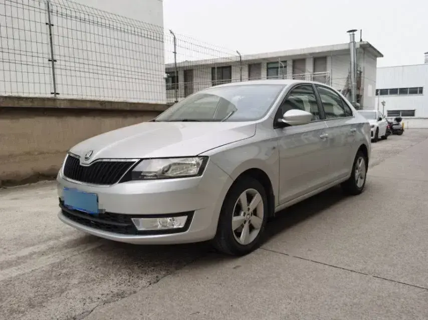 2013 Skoda Rapid 1.6L 110HP L4 6AT