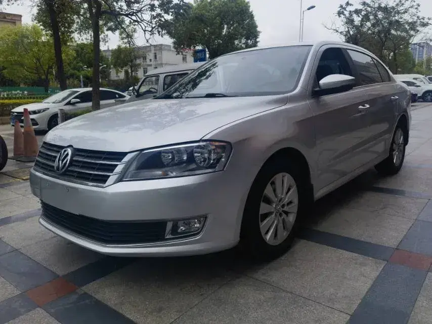 2015 Volkswagen Lavida 1.6L 110HP L4 6AT