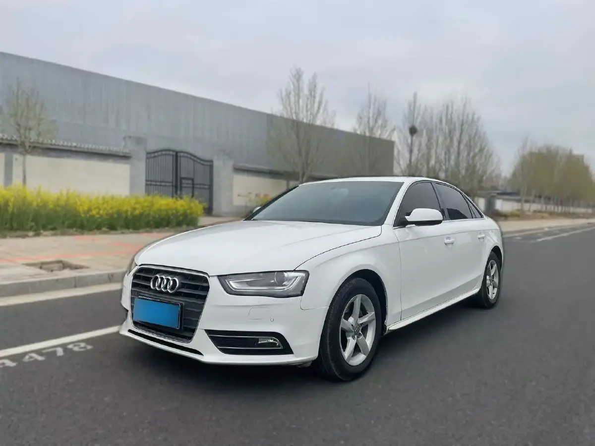 2013 Audi A4L 2.0T 180HP L4 CVT
