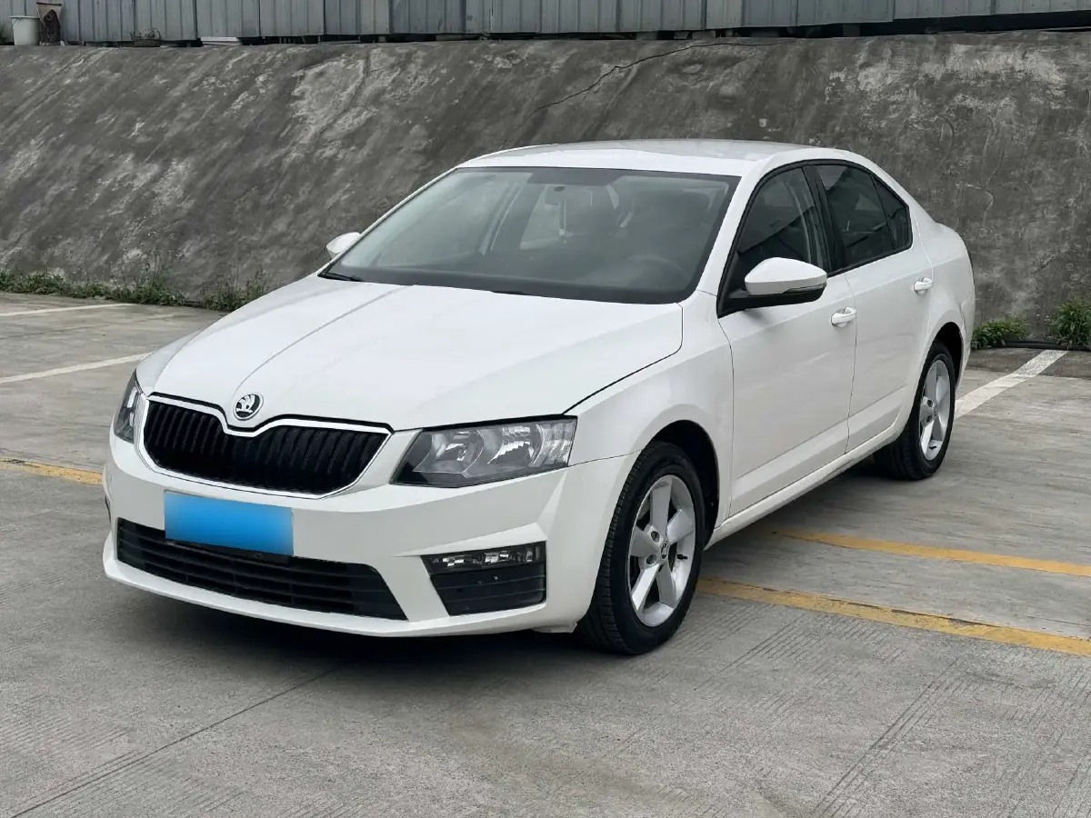 2017 Skoda Octavia 1.6L 110HP L4 5MT