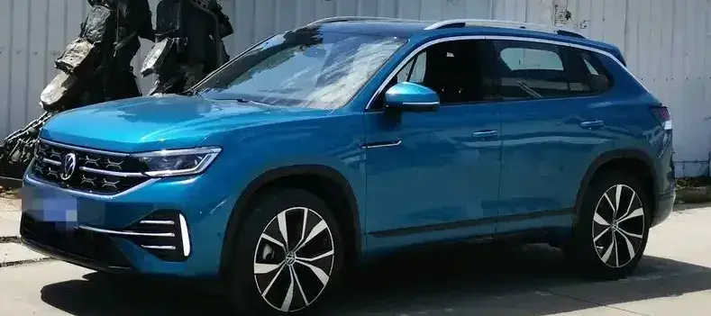 2023 Volkswagen Tayron 2.0T 220HP L4 7DCT