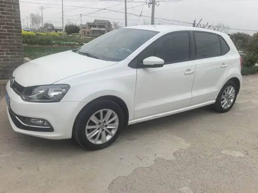 2014 Volkswagen Polo 1.6L 110HP L4 6AT