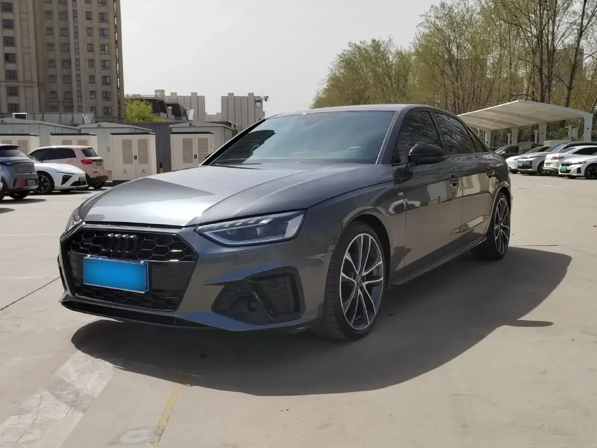 2023 Audi A4L 2.0T 190HP L4 7DCT