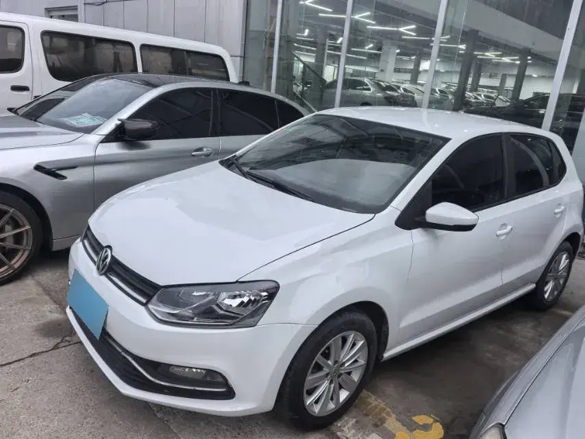 2014 Volkswagen Polo 1.6L 110HP L4 6AT