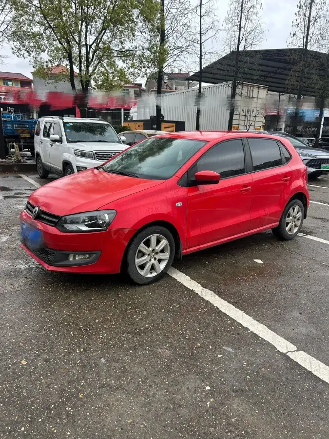2013 Volkswagen Polo 1.4L 86HP L4 5MT