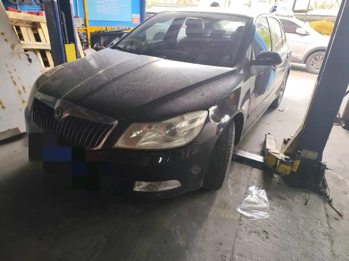 2012 Skoda Octavia 2.0L 120HP L4 6AT