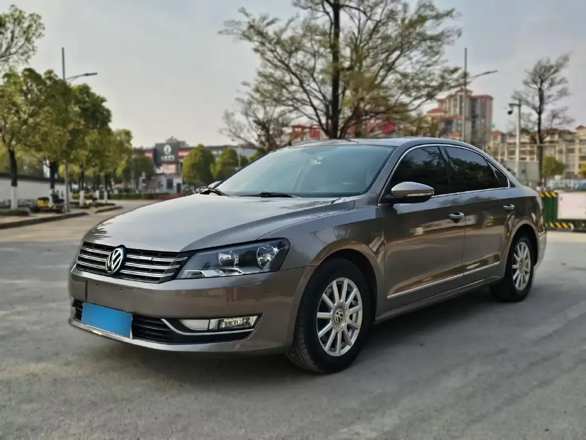 2013 Volkswagen Passat 1.8T 160HP L4 7DCT