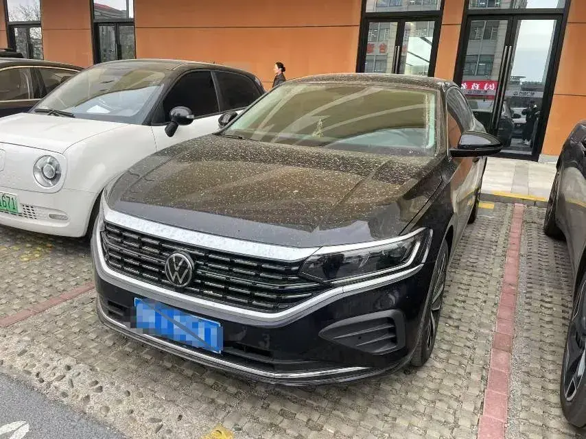 2024 Volkswagen Passat 2.0T 220HP L4 7DCT