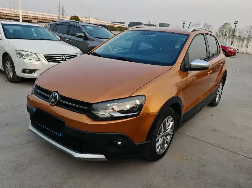 2013 Volkswagen Polo 1.4L 86HP L4 5MT