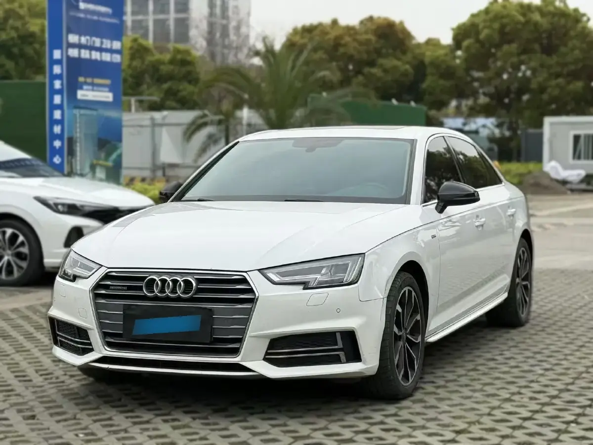 2018 Audi A4L 2.0T 252HP L4 7DCT