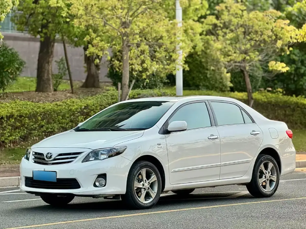 2013 Toyota Corolla 1.8L 140HP L4 CVT