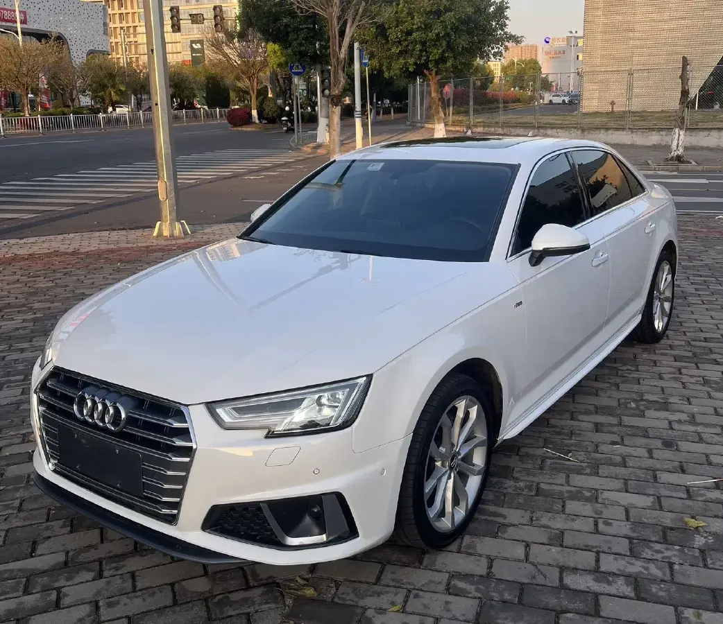 2019 Audi A4L 2.0T 190HP L4 7DCT