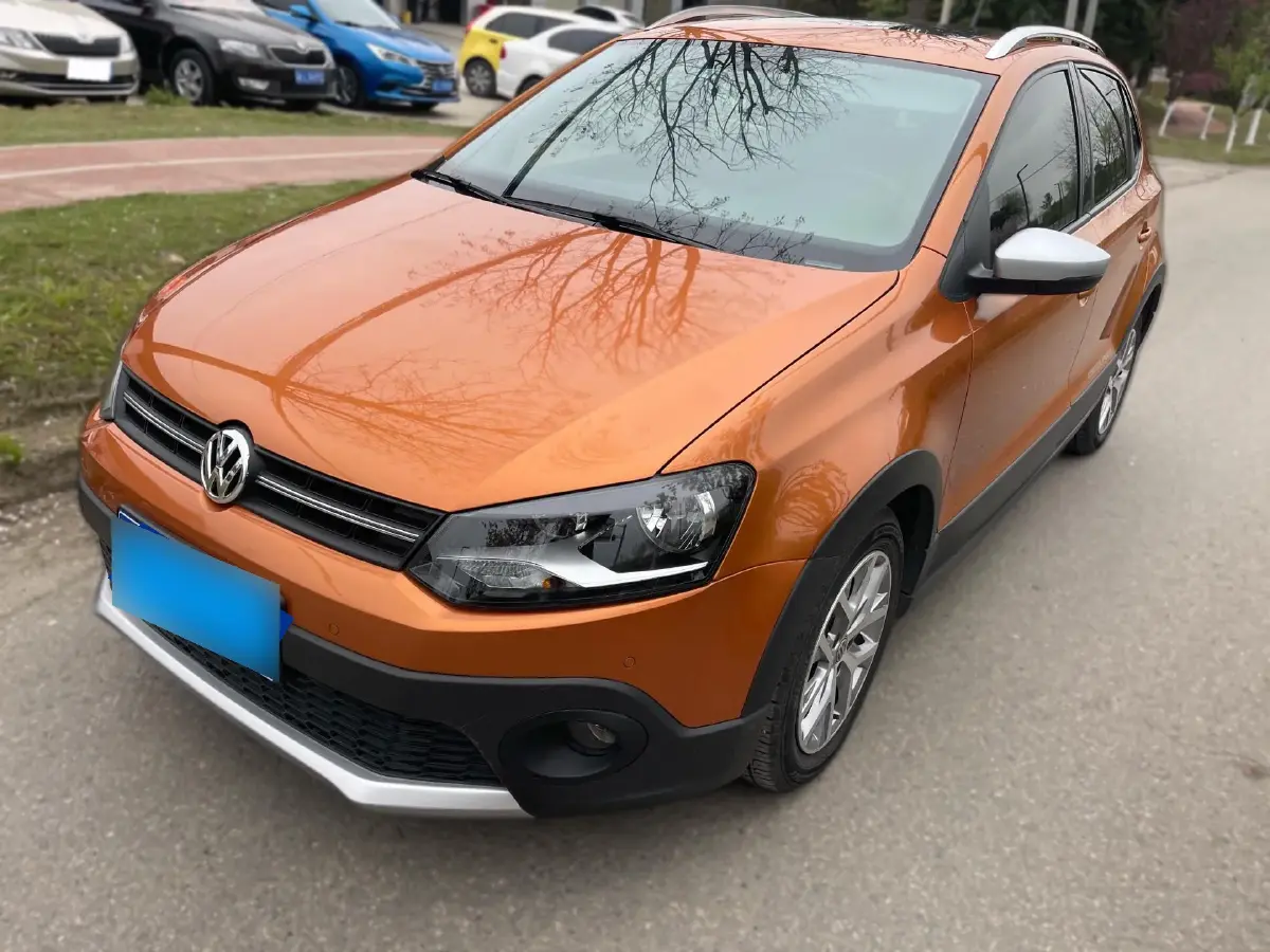 2014 Volkswagen Polo 1.6L 110HP L4 5MT